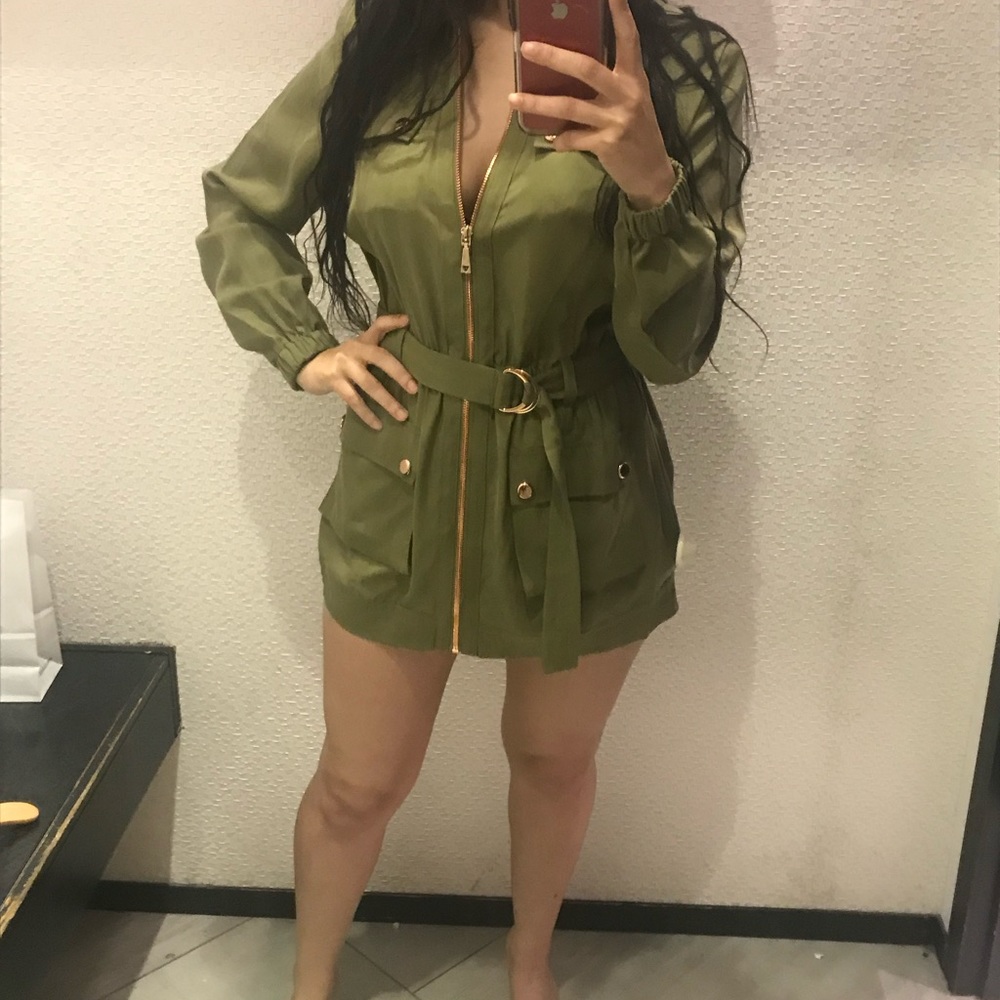 ❤️‍🔥 Guess olive green zipper dress